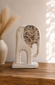 Éléphant décoratif en bois blanc patiné style bohème
