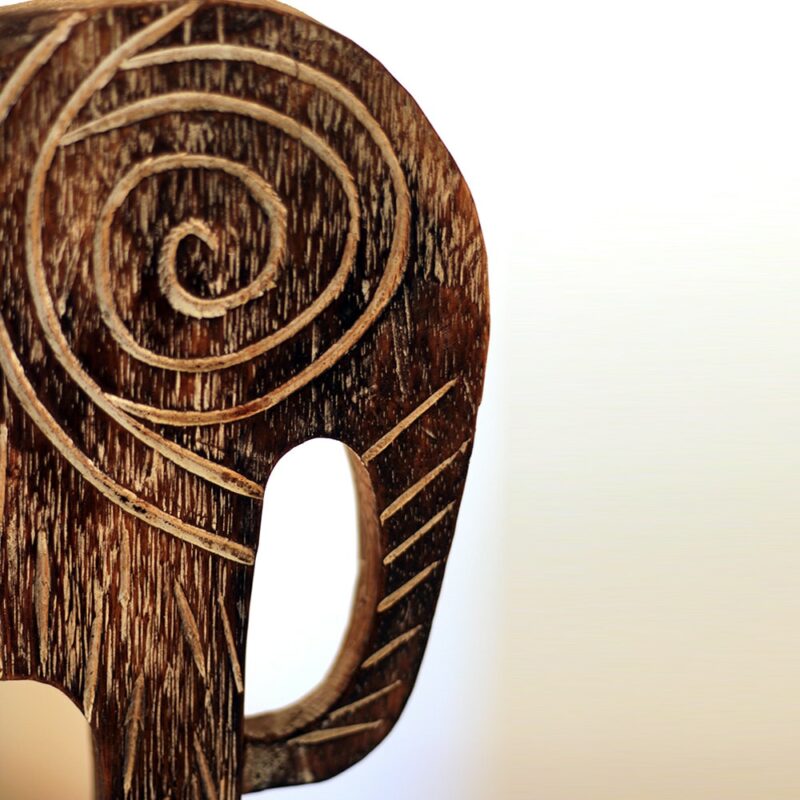Éléphant en bois – Image 2