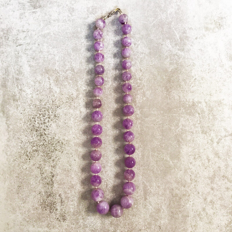 collier pierres violettes