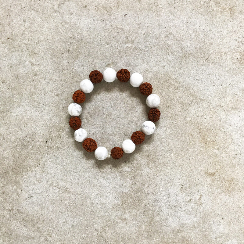 bracelet howlite