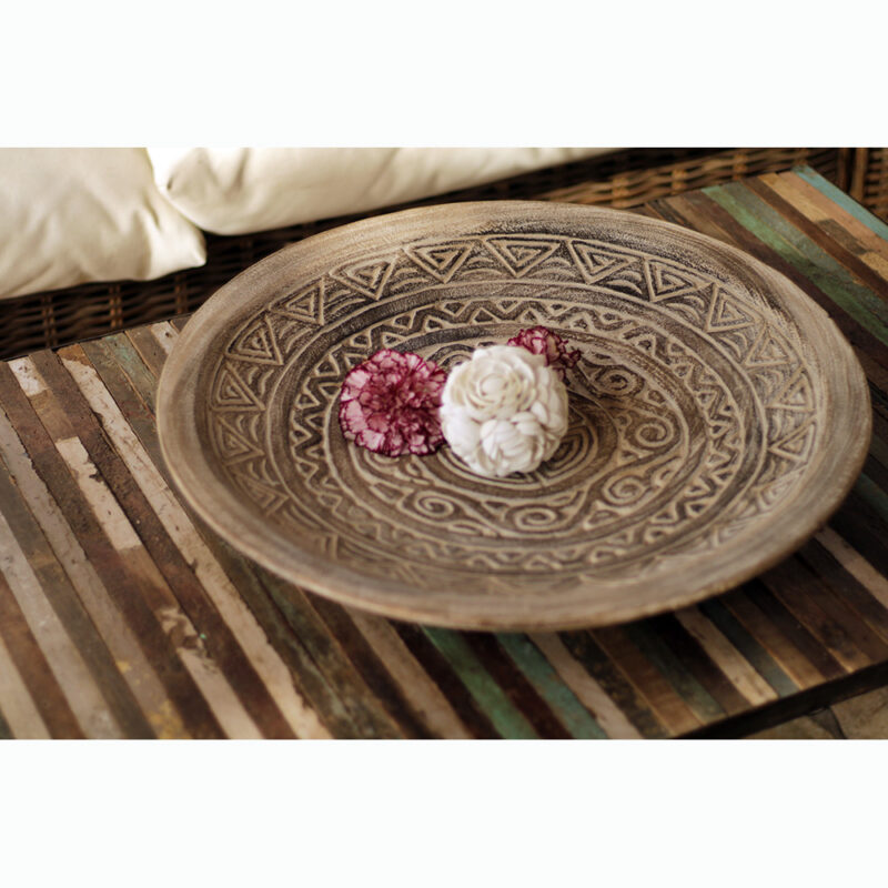 Grand plat décoratif sculpté effet blanchi – Image 7