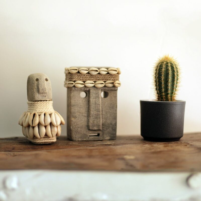 statuette en pierre coquillages