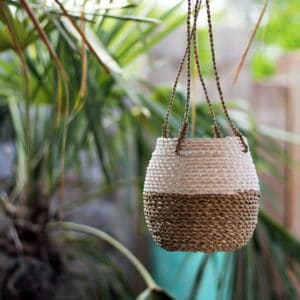 petit panier à suspendre osier