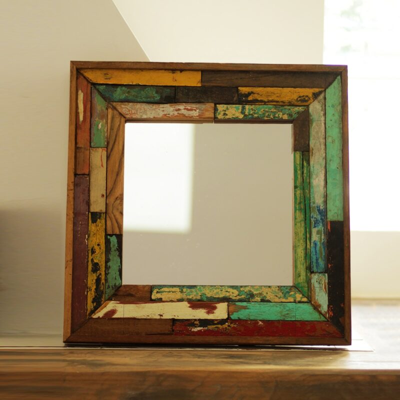 miroir bois avec des couleurs