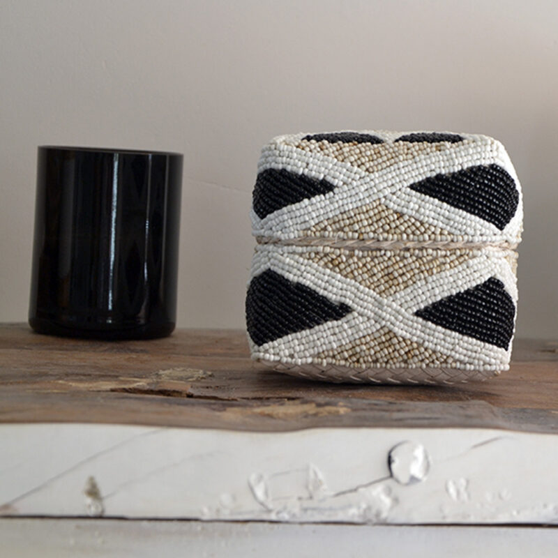 boite noir et blanche