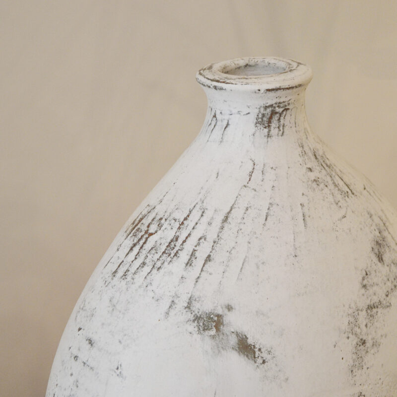 Vase blanc forme bouteille – Image 2