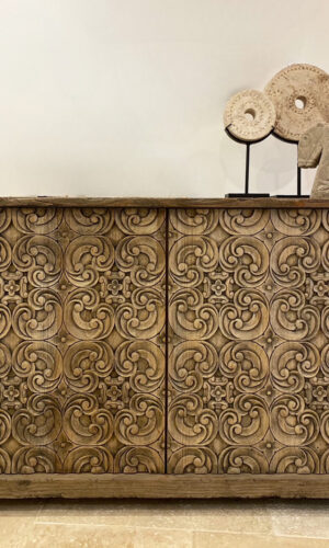 buffet sculpté en bois massif