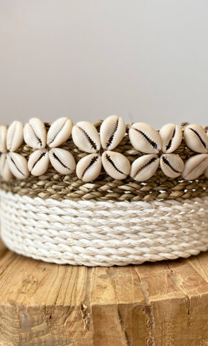petite panière avec coquillages