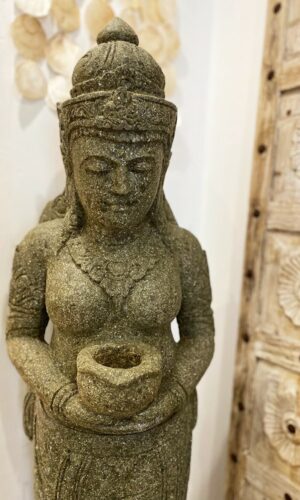 statue dewi sri en pierre