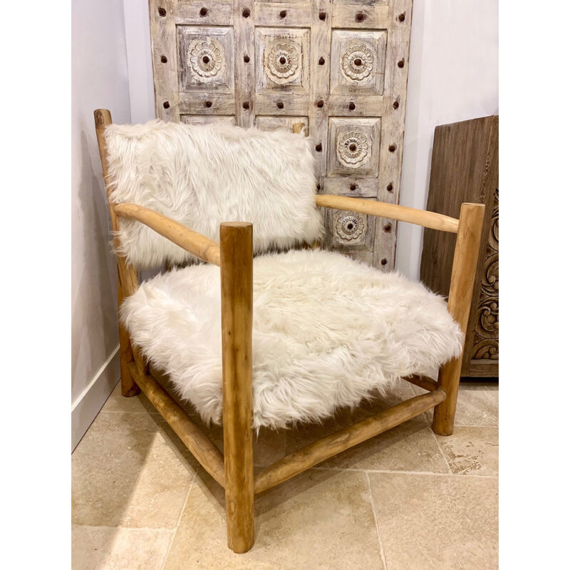 grand fauteuil blanc fourrure