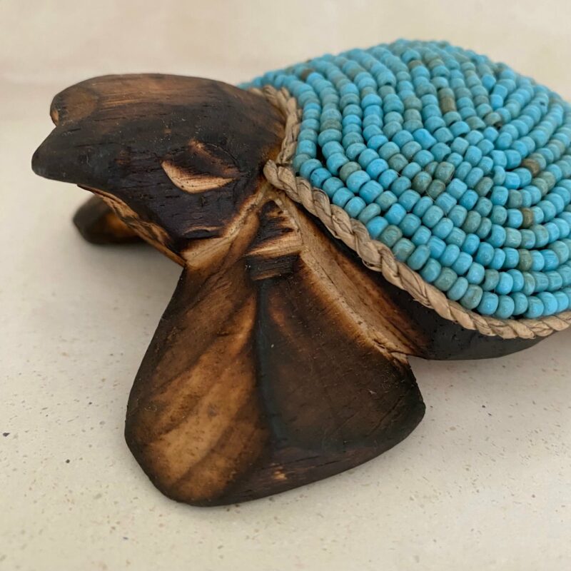 Petite tortue en bois & perles – Image 3