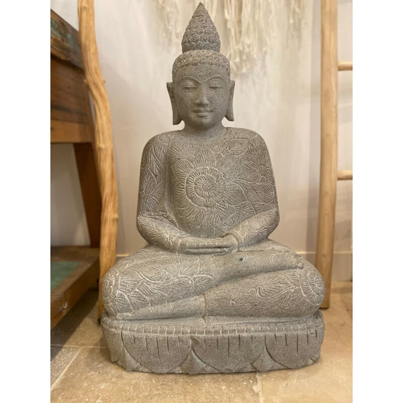 BouddHa assis avec gravures en pierre de rivière – Image 4