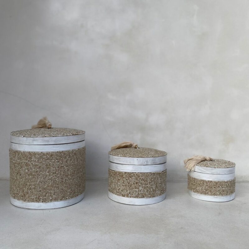 Boîte cylindrique en bambou & perles beiges – Image 4