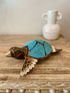 Grande tortue en bois & perles