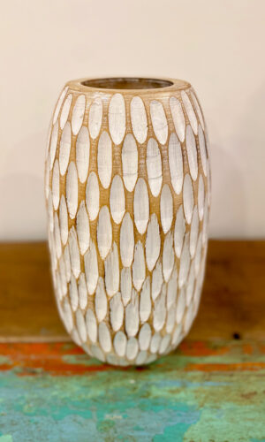 Vase en bois sculpté effet blanchi