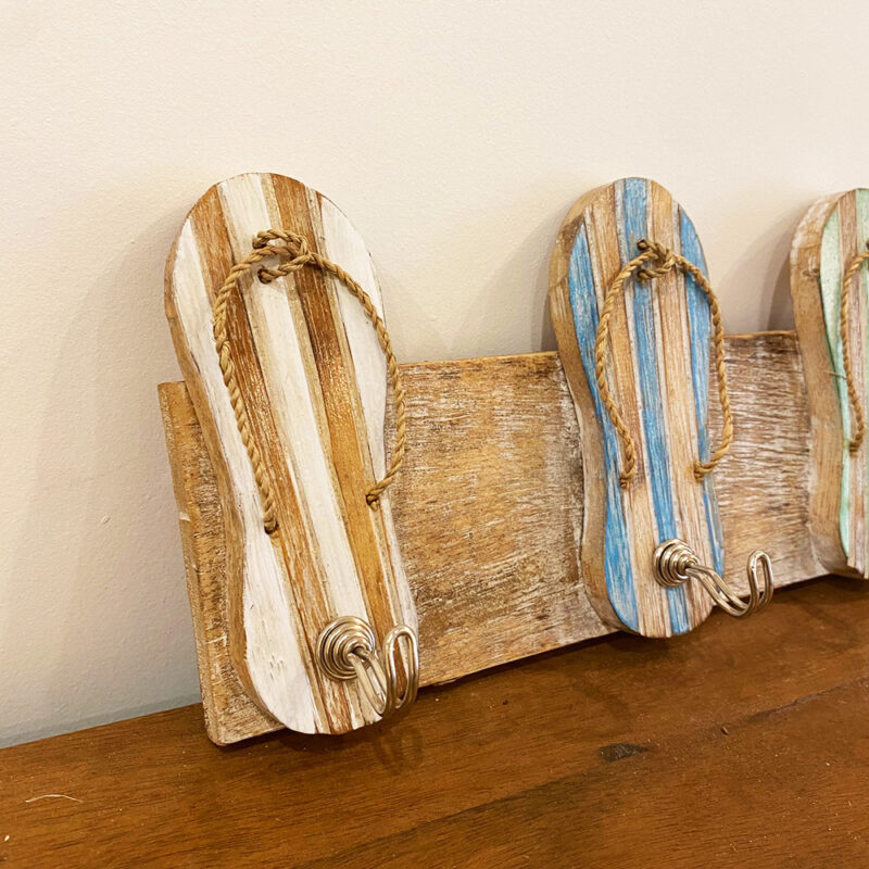 Patère tongs en bois – Image 2