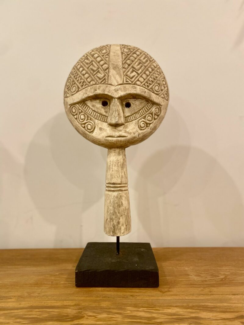 Statue ethnique à tête ronde – Image 3