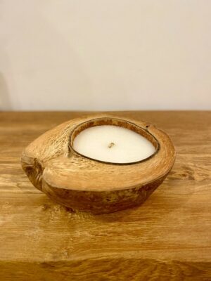 Bougie en noix de coco