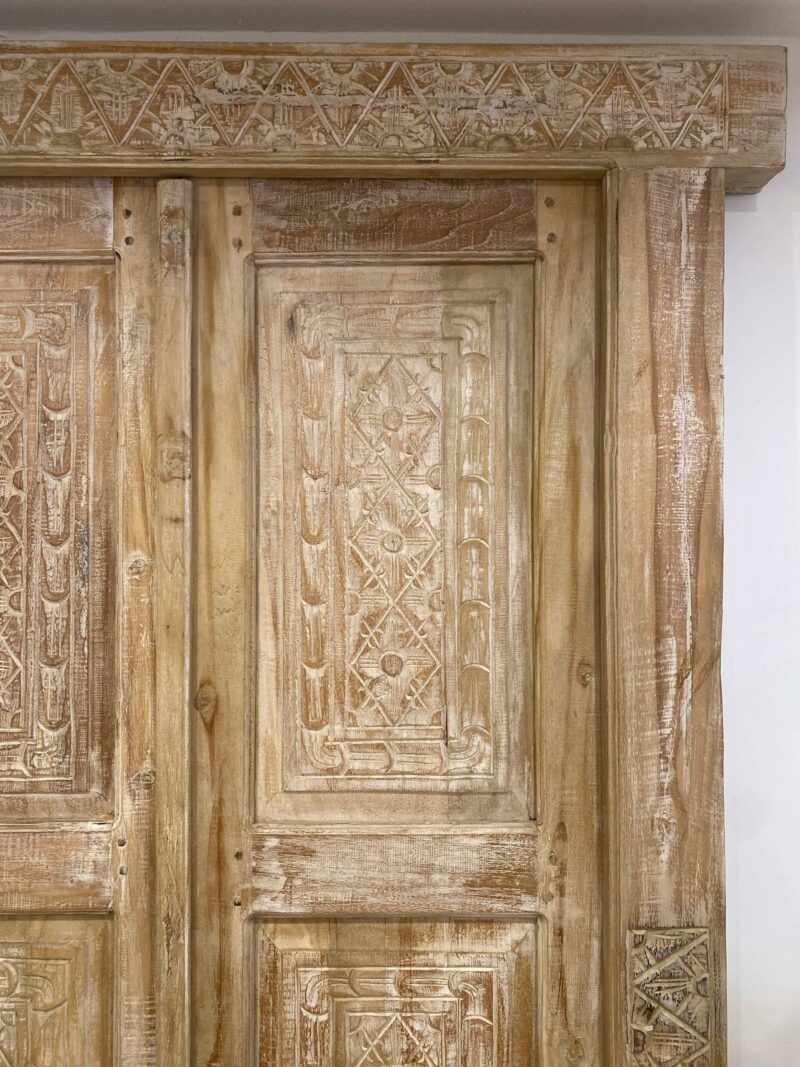 Porte décorative sculptée – Image 2