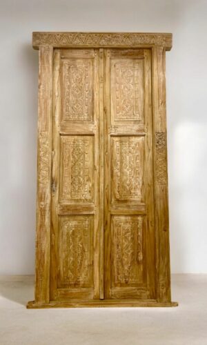 grande porte en bois