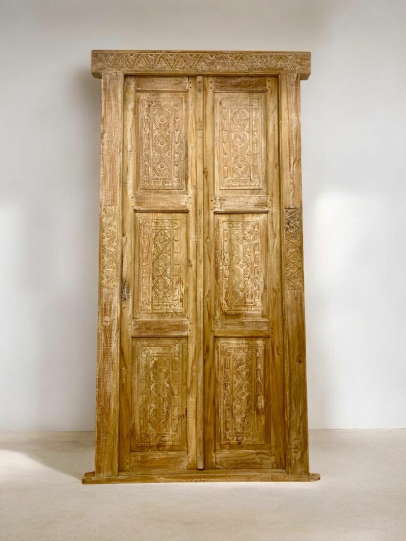 grande porte en bois