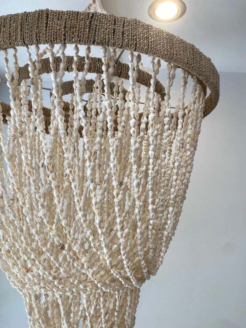 Grand lustre en coquillages – Image 3