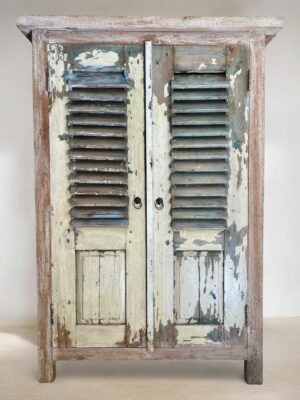 armoire vintage persiennes