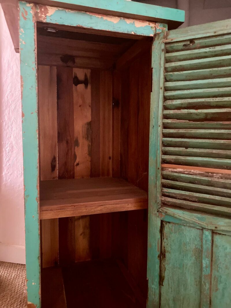 Armoire à persiennes en bois de bateau – Image 2