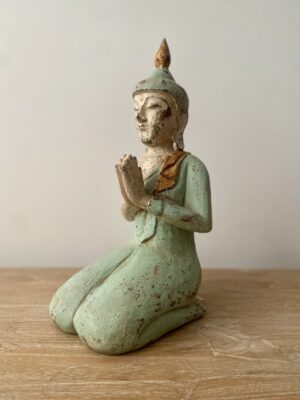 bouddha à genoux bois