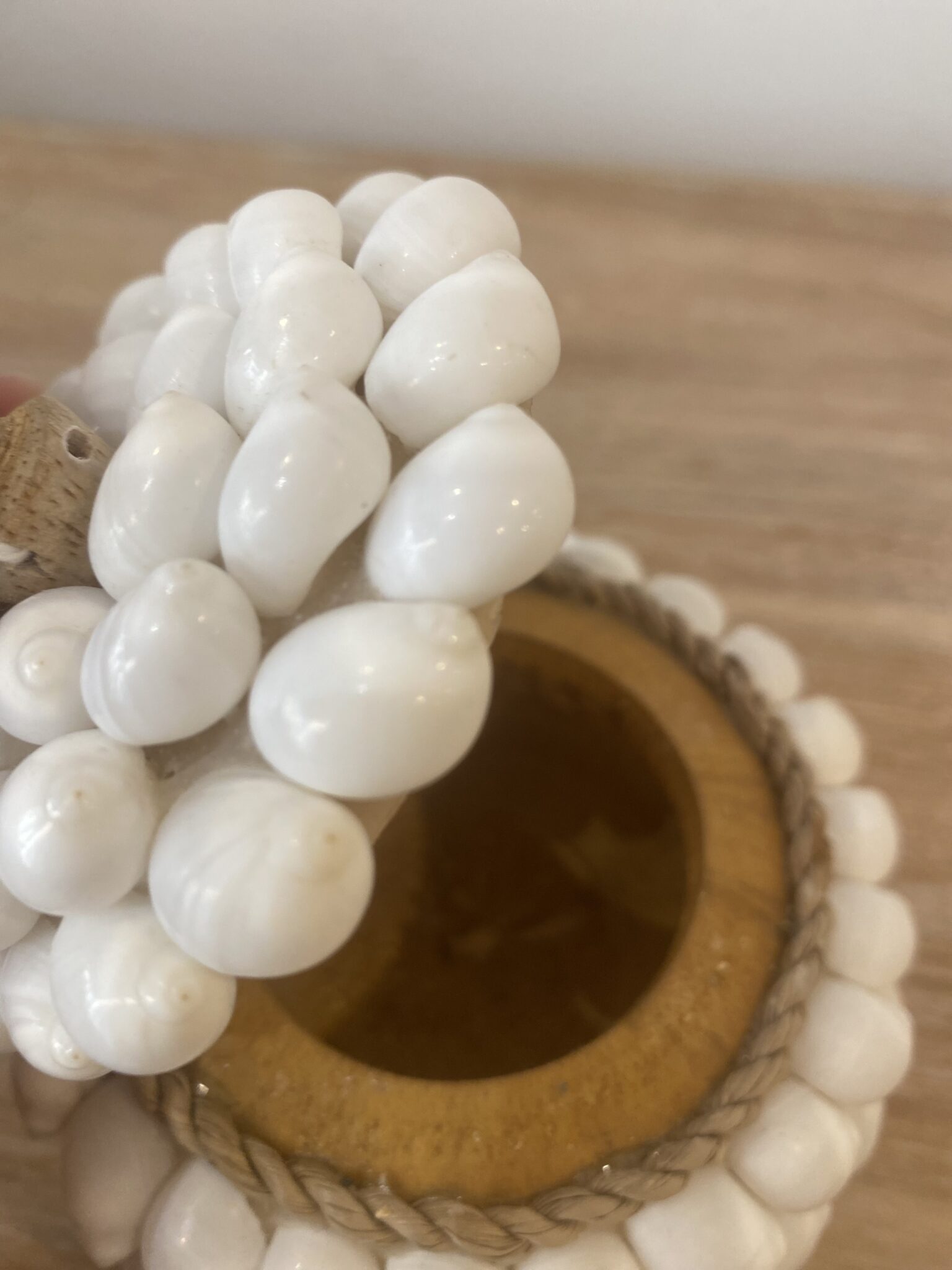 Boîte ronde en bois & coquillages – Image 4
