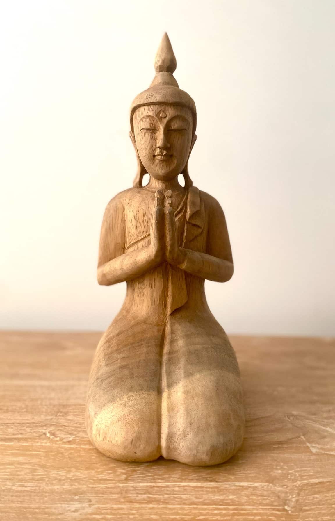 Bouddha en bois massif 30 cm