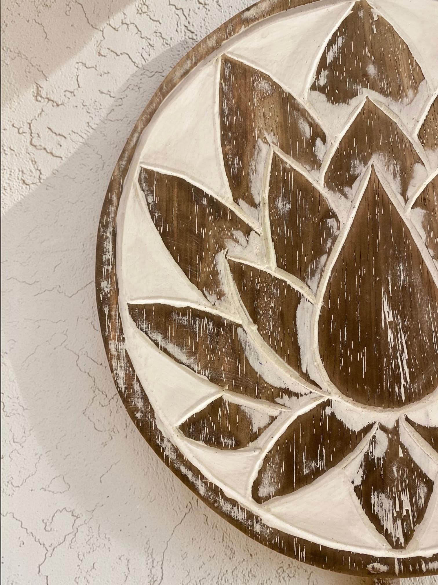 Lotus sculpté en bois – Image 2