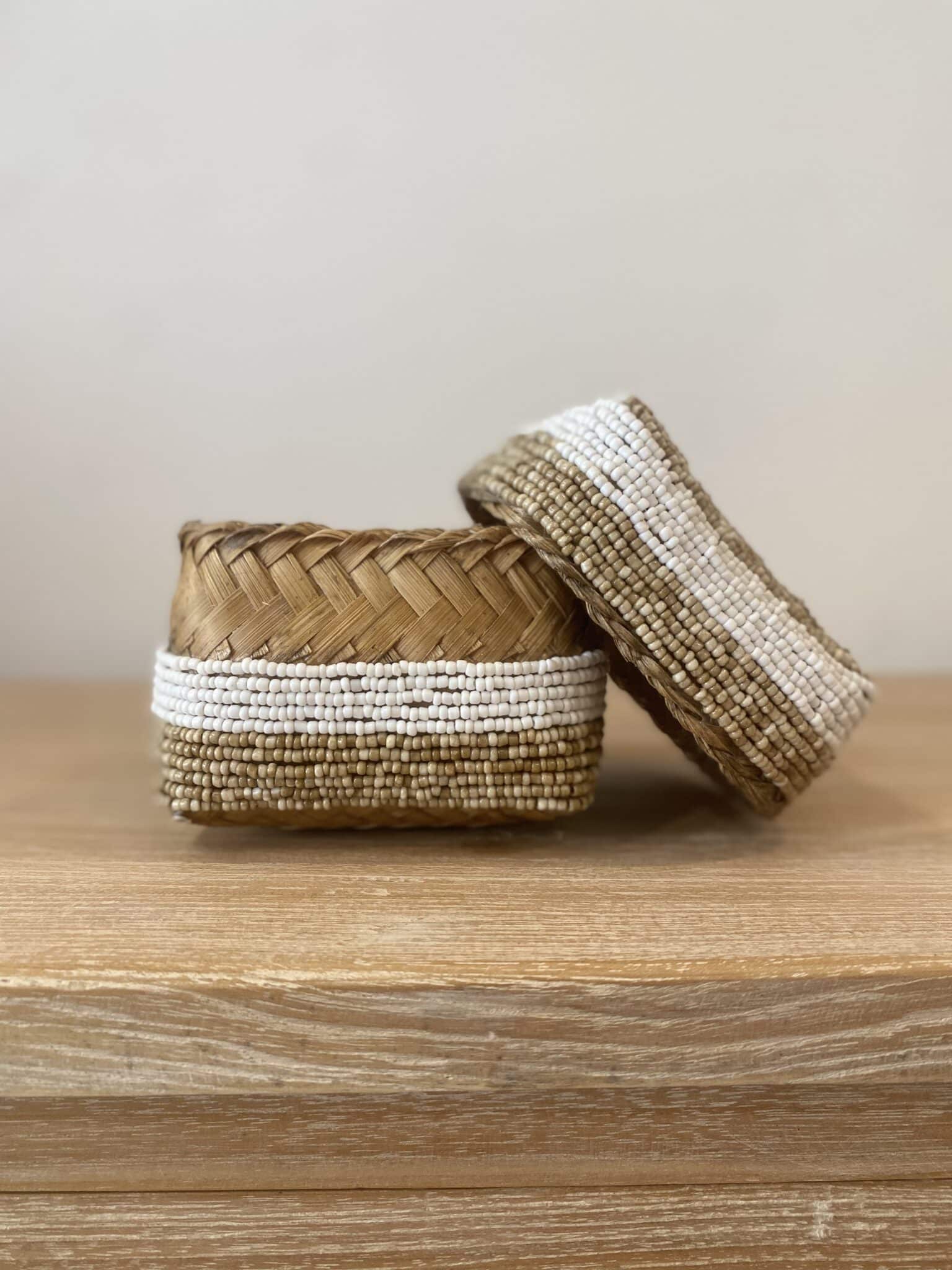 Boîte carrée beige & blanche