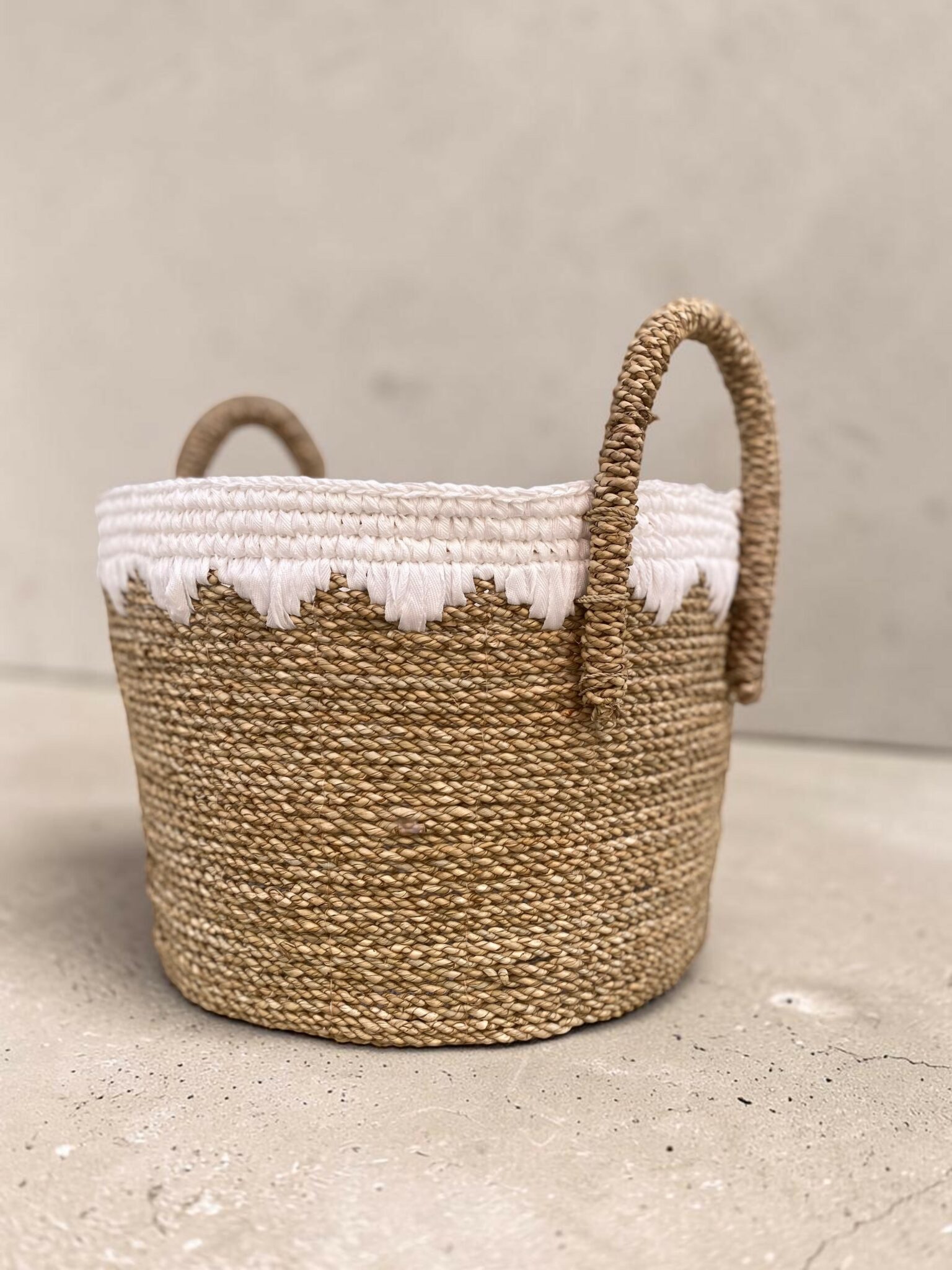 panier large beige blanc