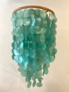 lustre suspension en nacre colorée
