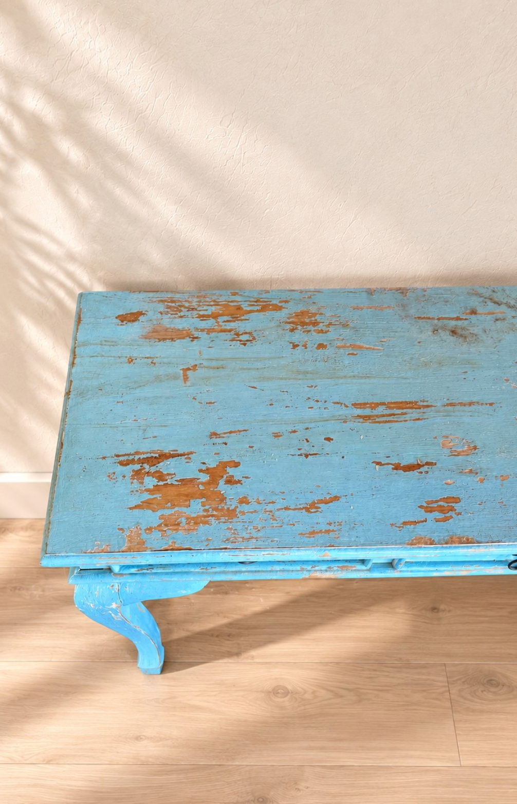 Plateau de console en bois massif bleu patiné avec effet vieilli et bois apparent